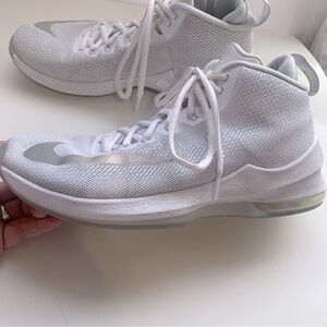 Nike Air Max Infuriate Men’s White Basketball Sneakers